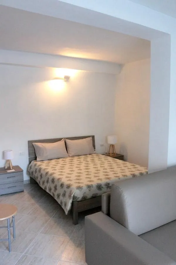 Paradeisos Residence Sas Somma Lombardo 0*,